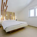 Dita A * Crikvenica
