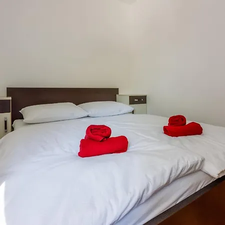 Dita A 茨里克韦尼察